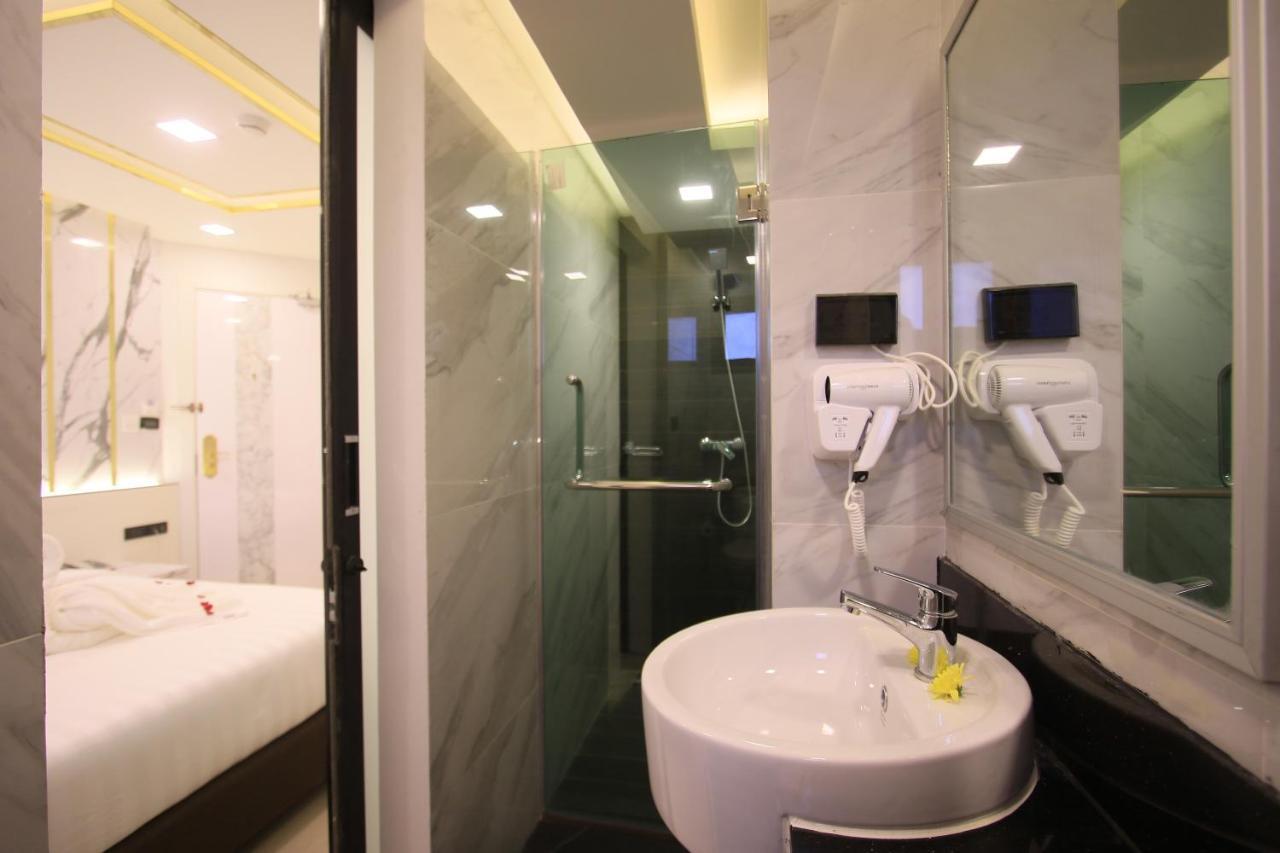 Pratunam Atrium Hotel Bangkok Exterior foto