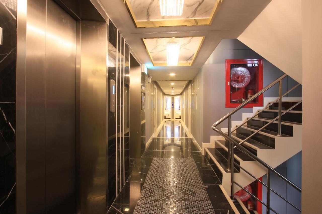 Pratunam Atrium Hotel Bangkok Exterior foto